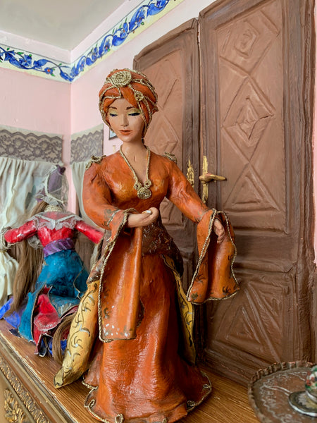 Harem in Palace - Handmade Sculpture